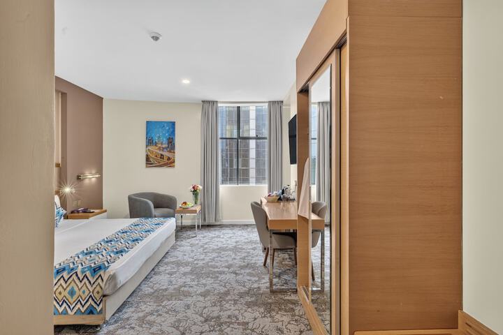 Room 43 of 149