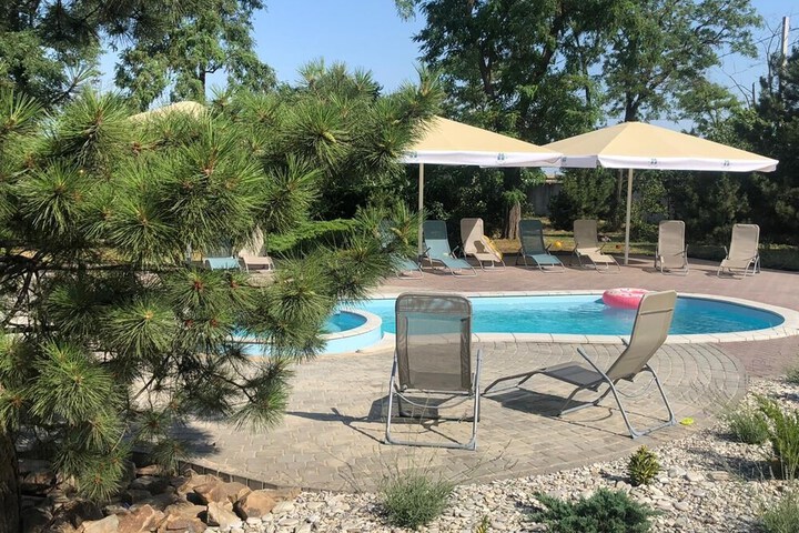 Pool 92 of 151