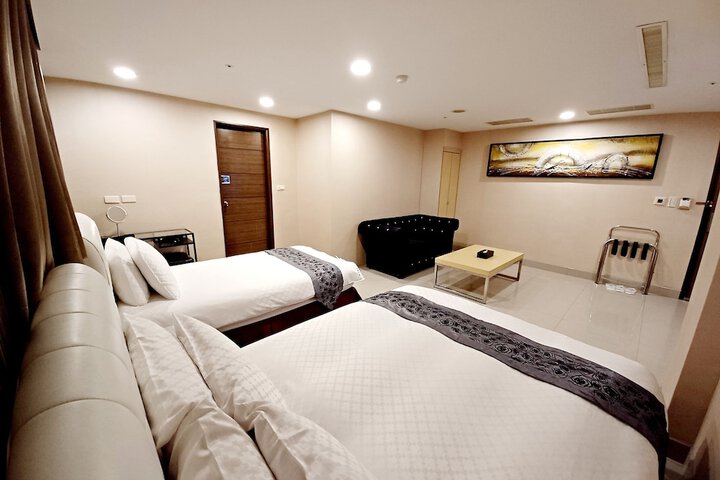 Room 10 of 61