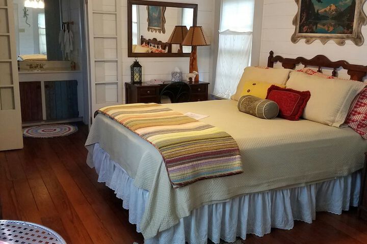 Room 2 of 62