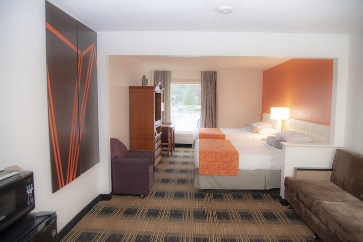 2 Queen Beds (17 of 29)