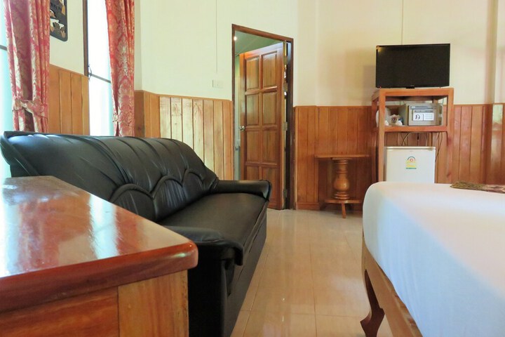 Room 18 of 137