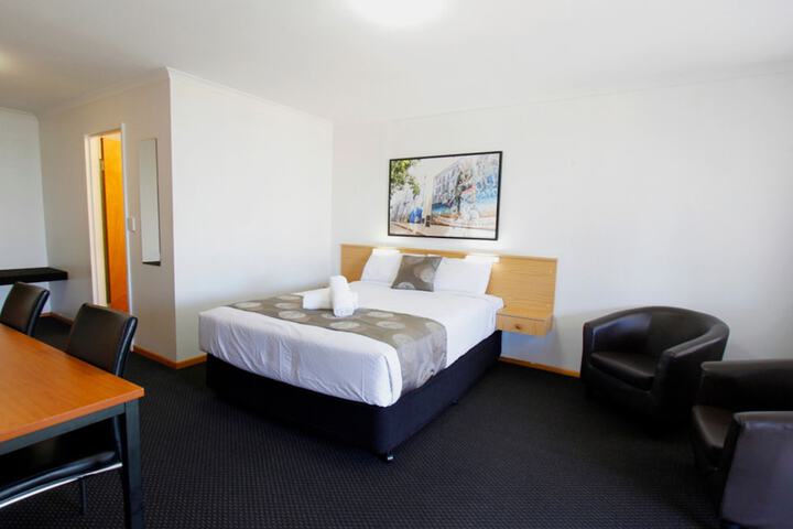 Room 3 of 60