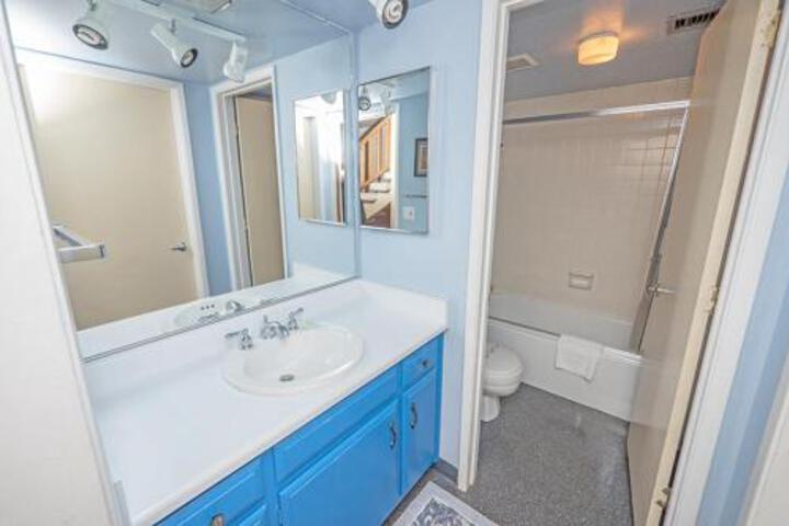 Ala Wai BoulevardApartment 24 in South Lake Tahoe, CA