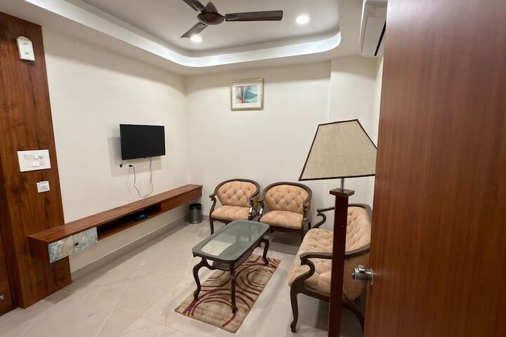 Room 12 of 21