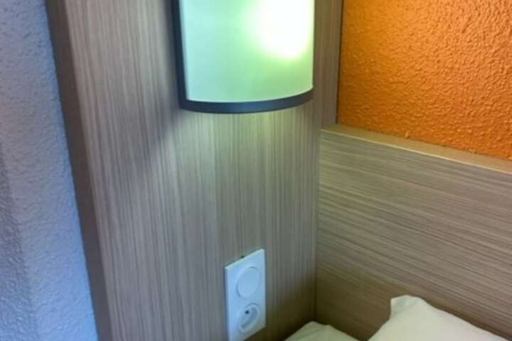 Room 17 of 35