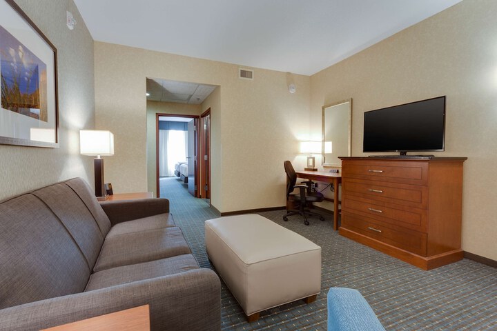 Room 8 of 77