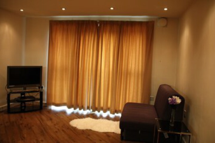 Room 10 of 25