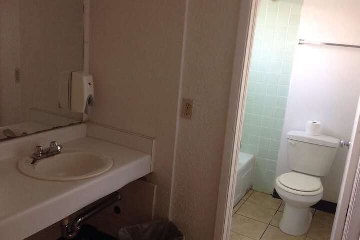 Room 13 of 20