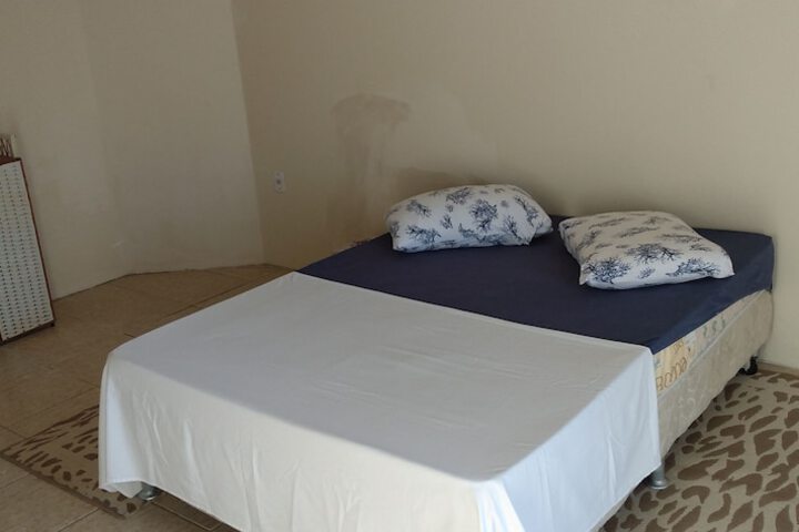 Room 7 of 9