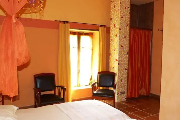 Room 5 of 6