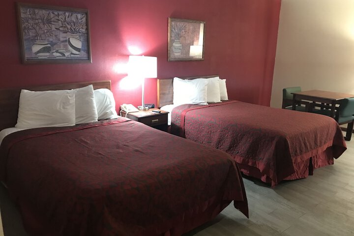 1 King Bed (3 of 9)