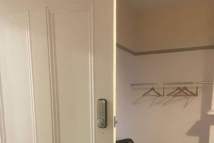 Room 2 of 6