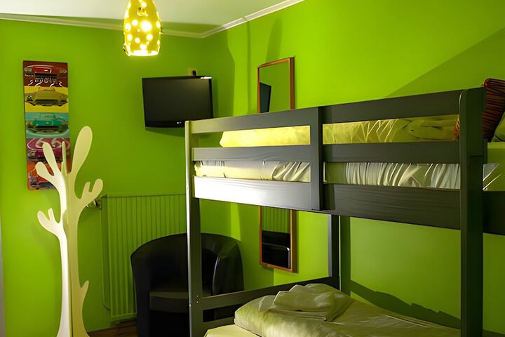 Room 19 of 42