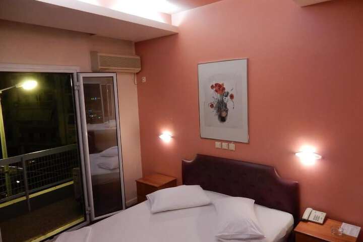 Room 25 of 60