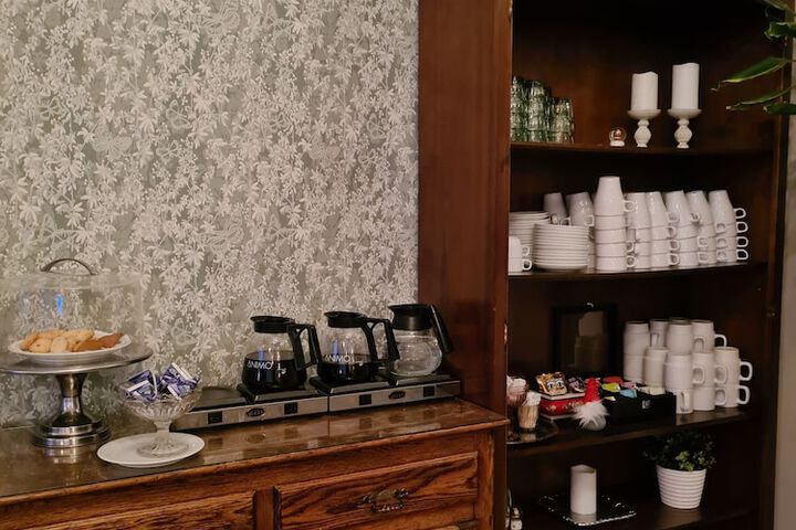 Breakfast/Coffee Service 30 of 50