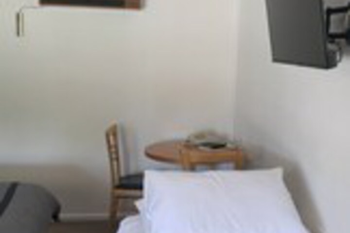 Room 28 of 84