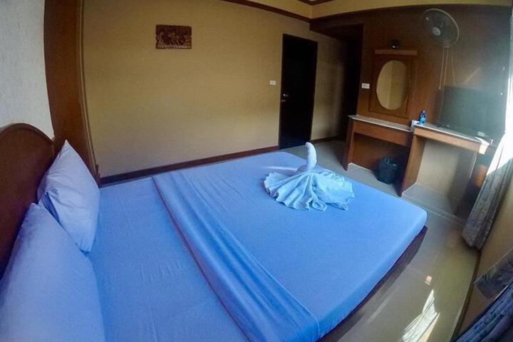 THE ROOM PADANGBESAR