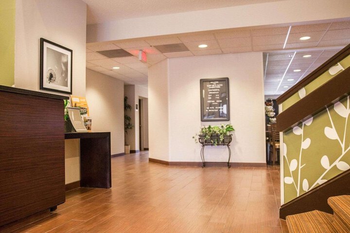 Entrance & Lobby
