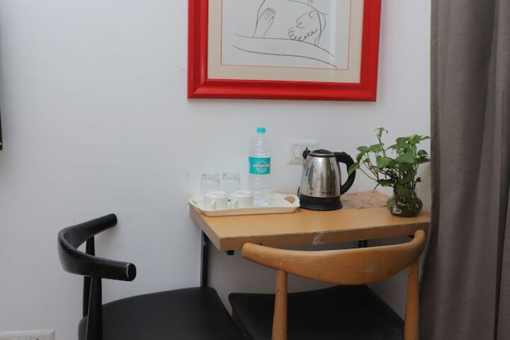 Room 6 of 7