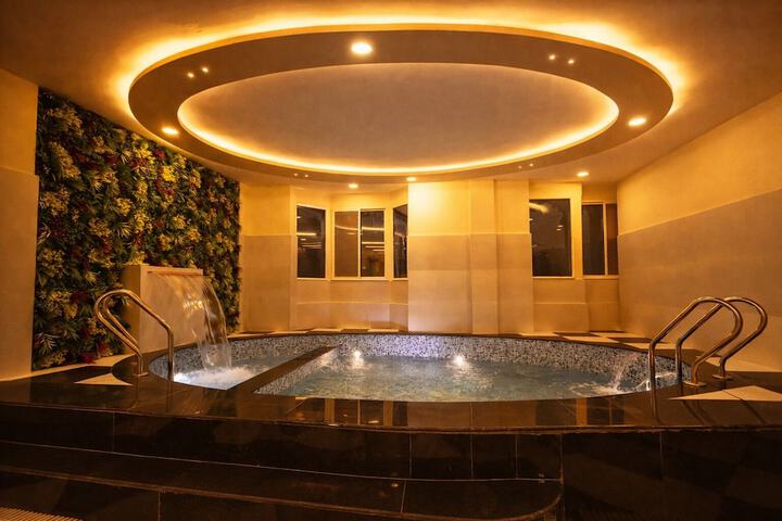 Pool 32 of 58