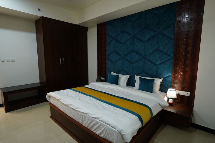 Room 4 of 15