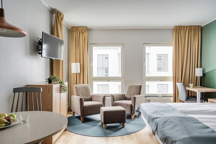 Room 8 of 25