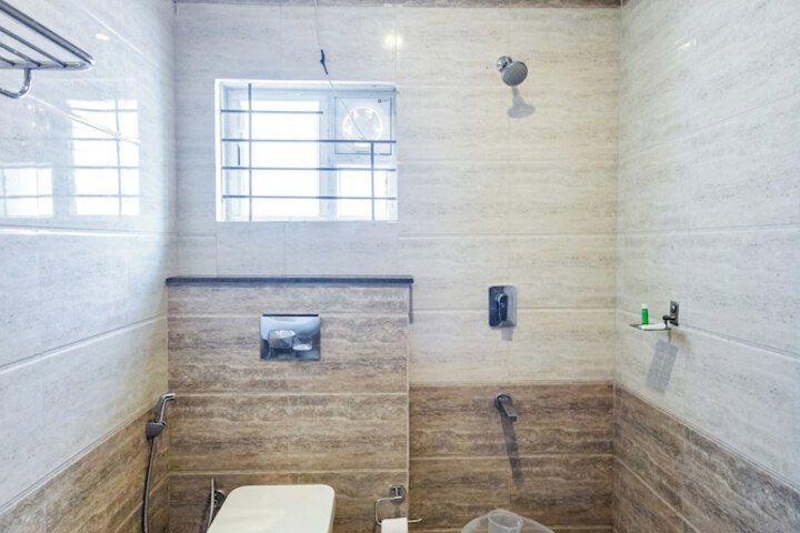 Room 27 of 35