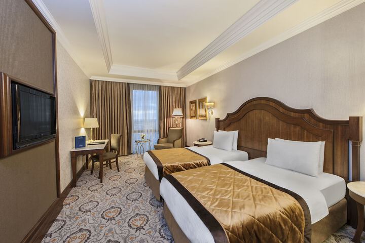 Room 8 of 26