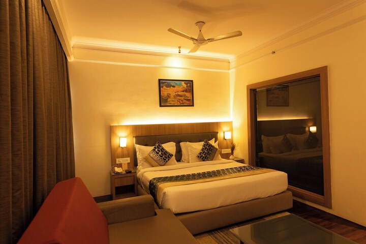 Room 37 of 100