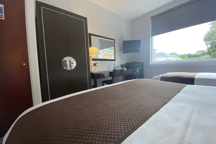 Room 4 of 86
