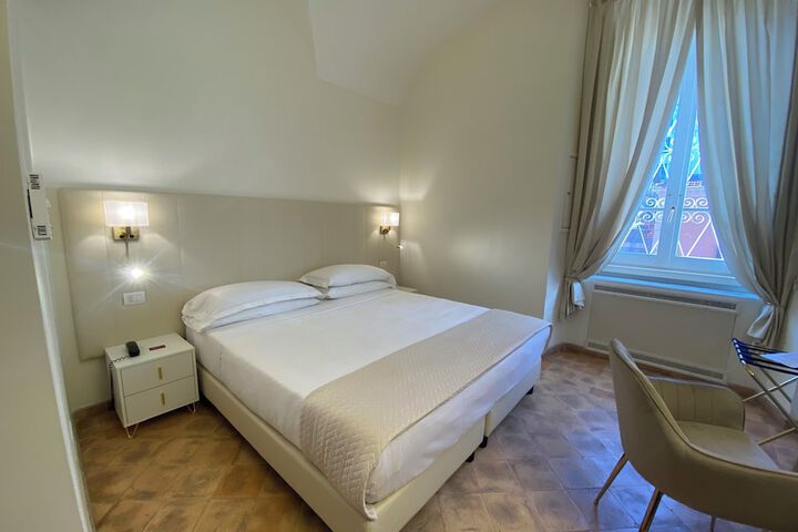 Room 42 of 180