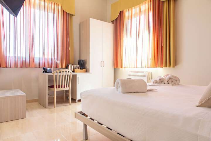Room 4 of 66