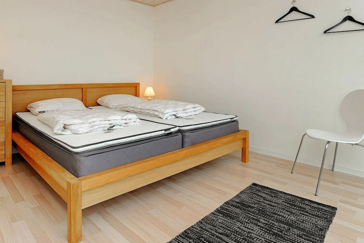 Room 3 of 9