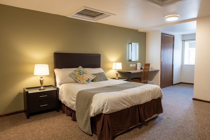 Room 4 of 52
