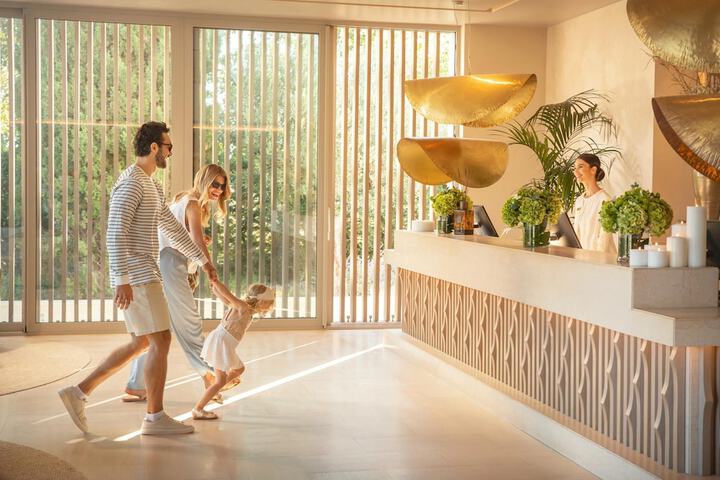 Entrance & Lobby