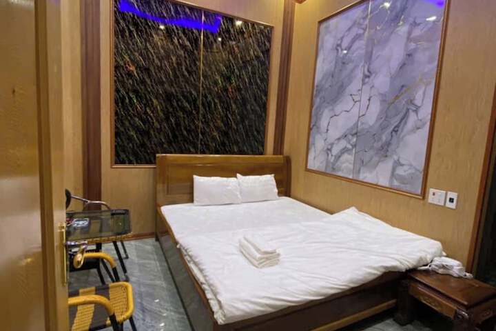 Room 7 of 26