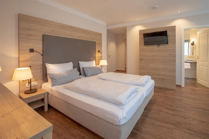 Room 30 of 111