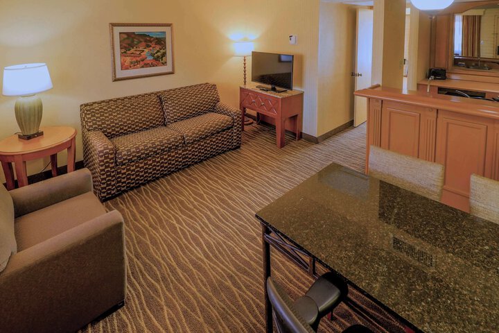 Room 14 of 18