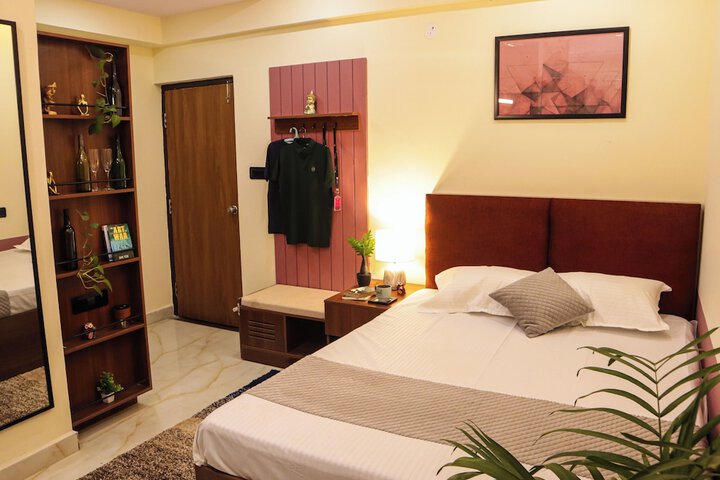 Room 6 of 18