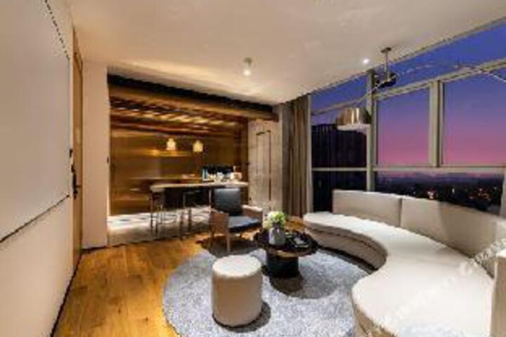 Walk Clouds Hotel