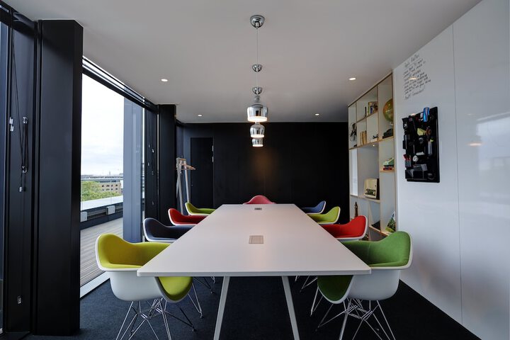Business Center 63 of 81