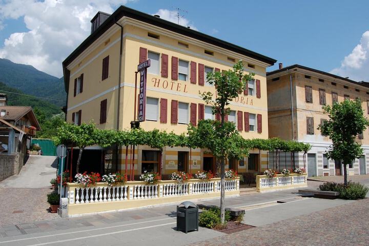 Hotel 12 of 24
