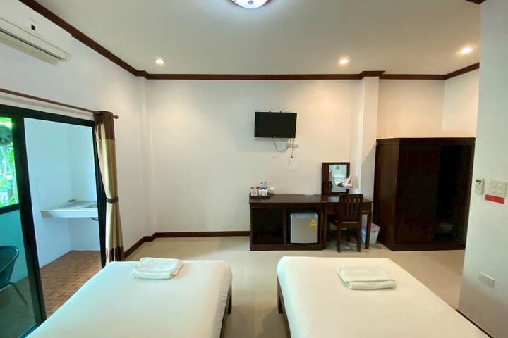 Room 10 of 45