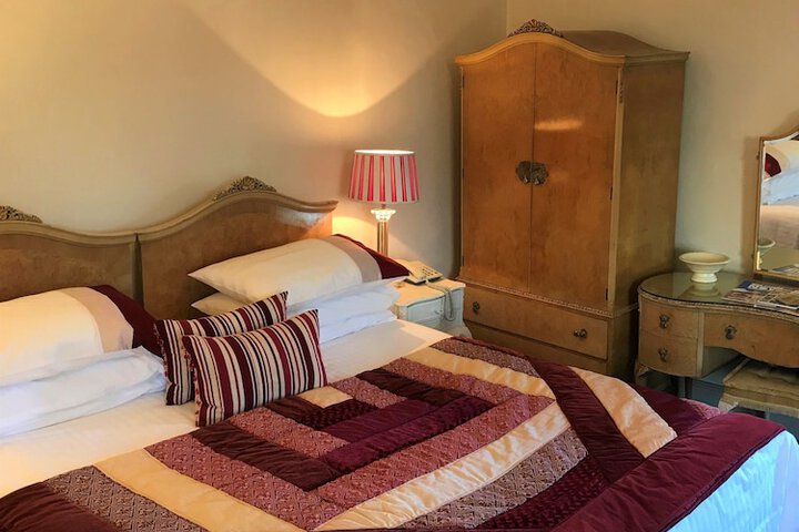 Room 4 of 35