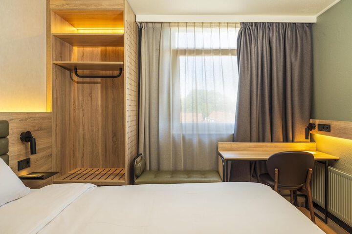 Room 21 of 46