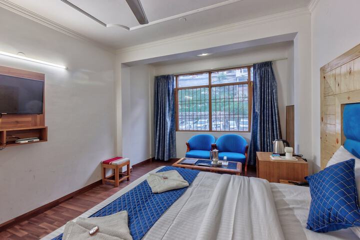 Room 52 of 133