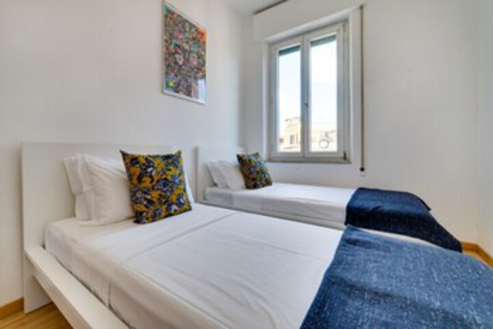 Room 7 of 24