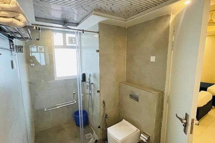 Room 16 of 22
