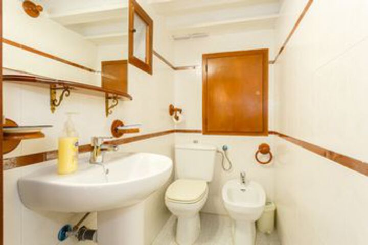 Room 3 of 18